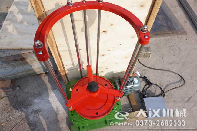 頂擊式振篩機(jī)細(xì)節(jié)圖 頂擊式振篩機(jī)細(xì)節(jié)圖